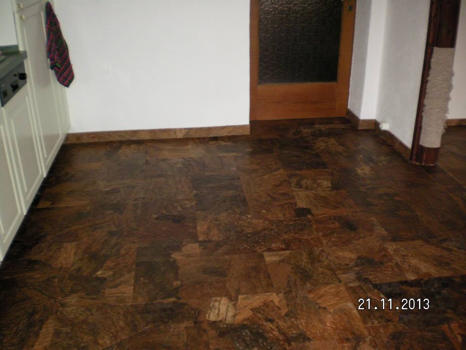 Korkparkett in Küche verlegen, Korkfussboden in Küchen, Beispielfoto